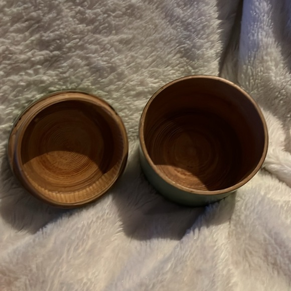 Vintage Avacado Bamboo canister - Picture 2 of 11